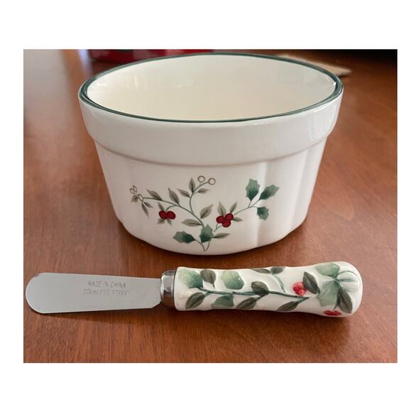 Pfaltzgraff NEW Sculpted Stoneware Winterberry Dip Mix Bowl Set and Spreader - Picture 3 of 10
